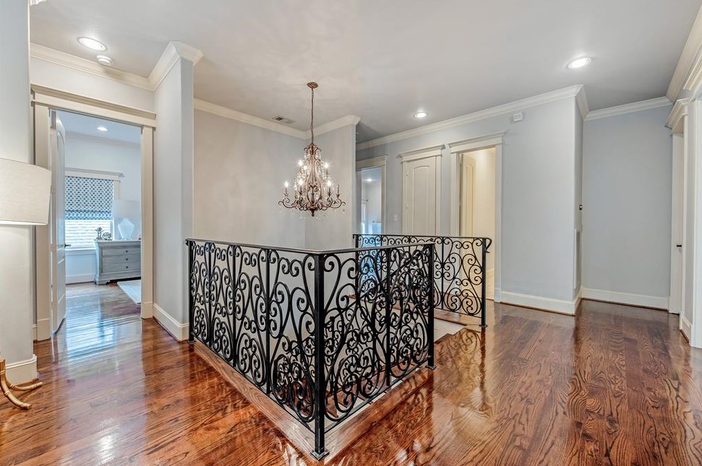 1419 Wakefield Dr, Houston TX  77018-5252 exterior