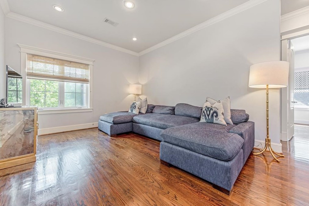 1419 Wakefield Dr, Houston TX  77018-5252 exterior