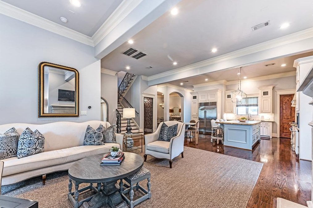 1419 Wakefield Dr, Houston TX  77018-5252 exterior