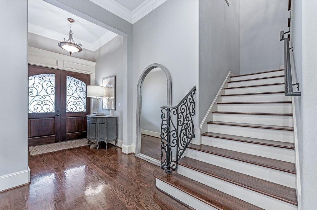 1419 Wakefield Dr, Houston TX  77018-5129 exterior