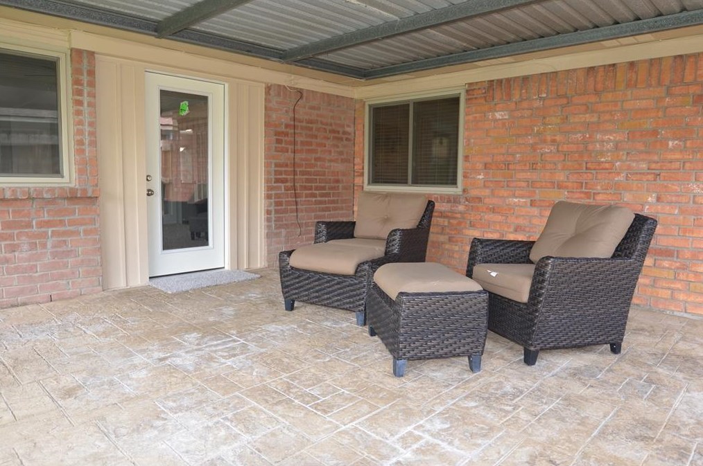 414 Capehill, Houston TX  77598-2618 exterior