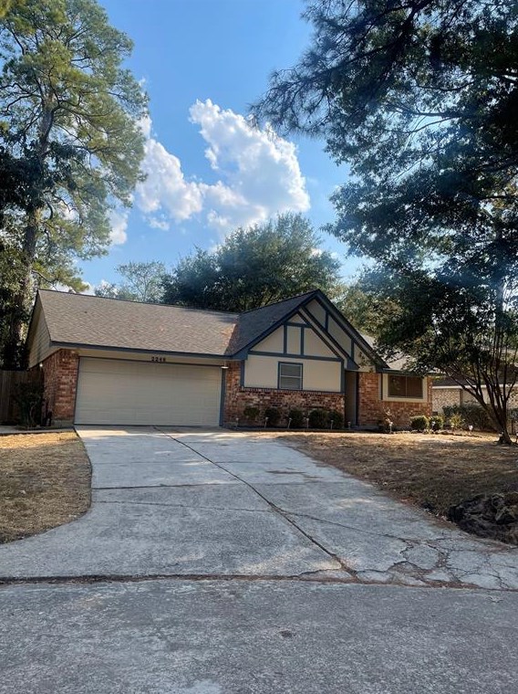2246 Middle Creek Dr, Humble, TX 77339