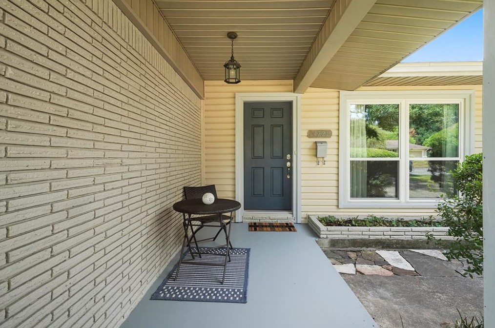 4721 Kinglet St, Houston, TX 77035-4923