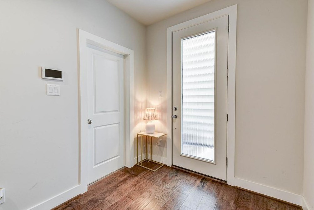 5857 Dolores St, Houston TX  77057-5602 exterior
