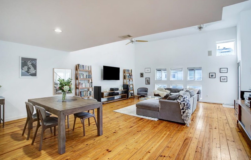 1303 Arthur St, Houston TX  77019-5201 exterior