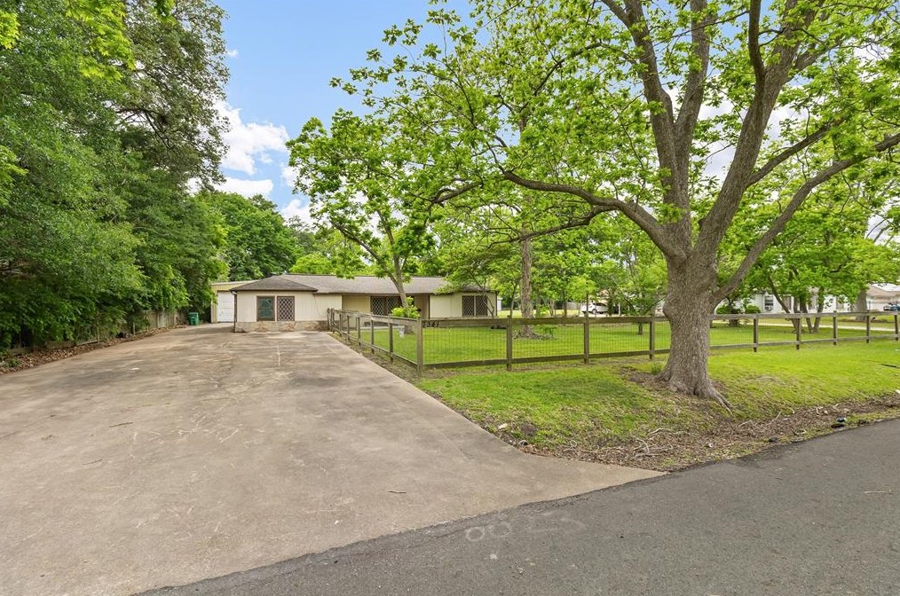 7341 Evans St, Houston TX  77061-2725 exterior