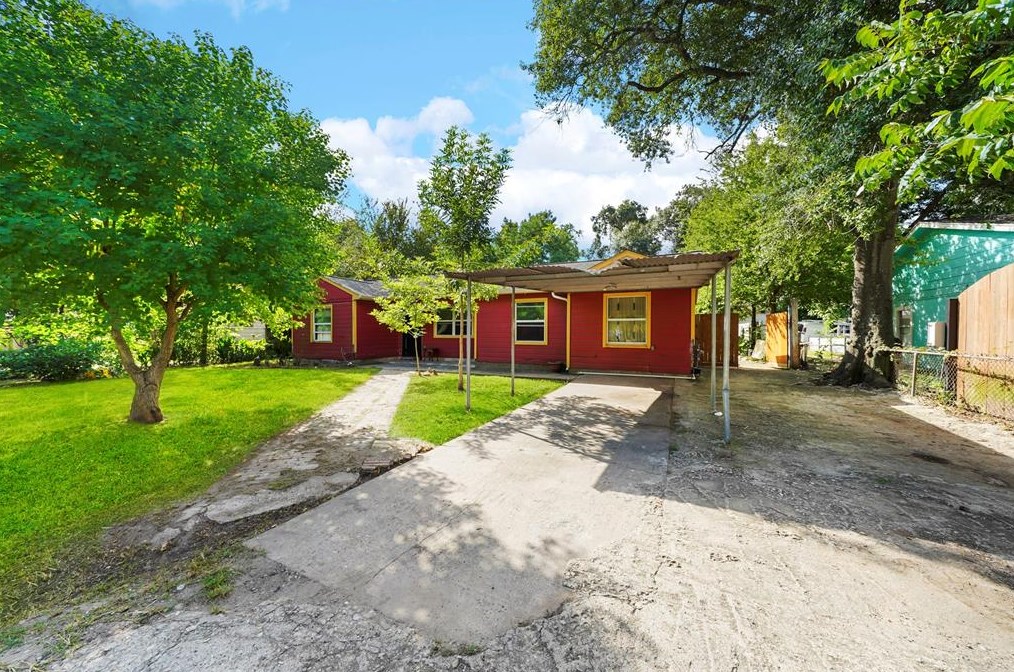 344 Airway Dr, Houston, TX 77037-2319