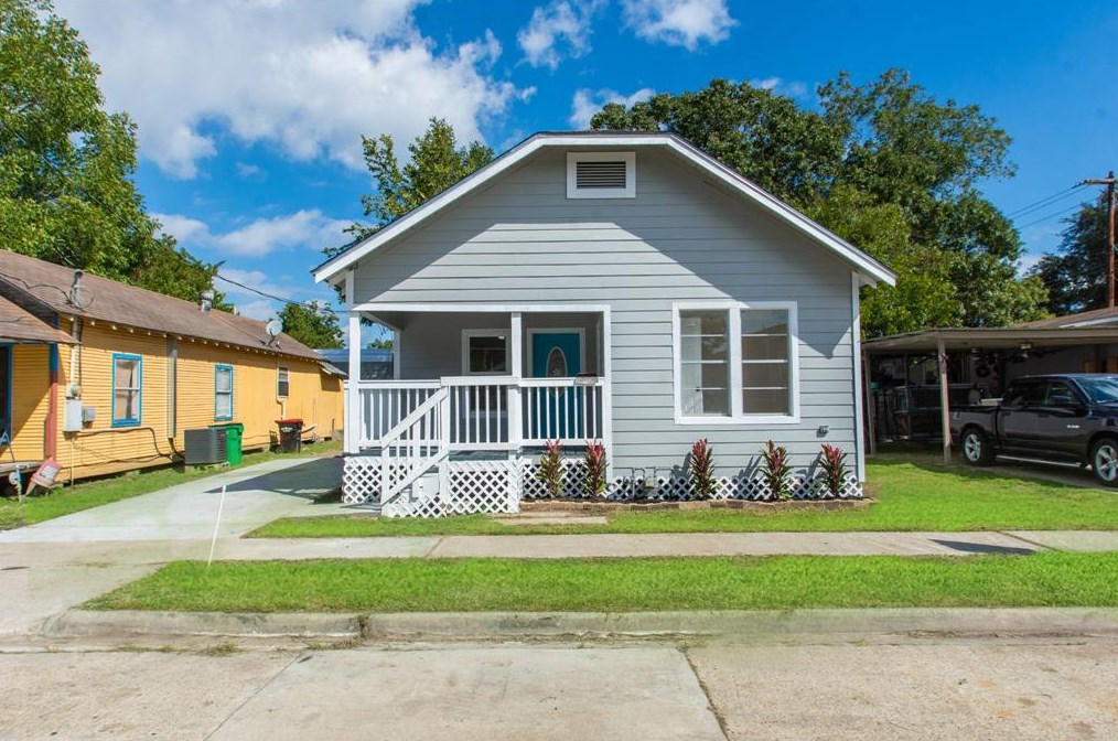 320 E Murrill St, Baytown, TX 77520