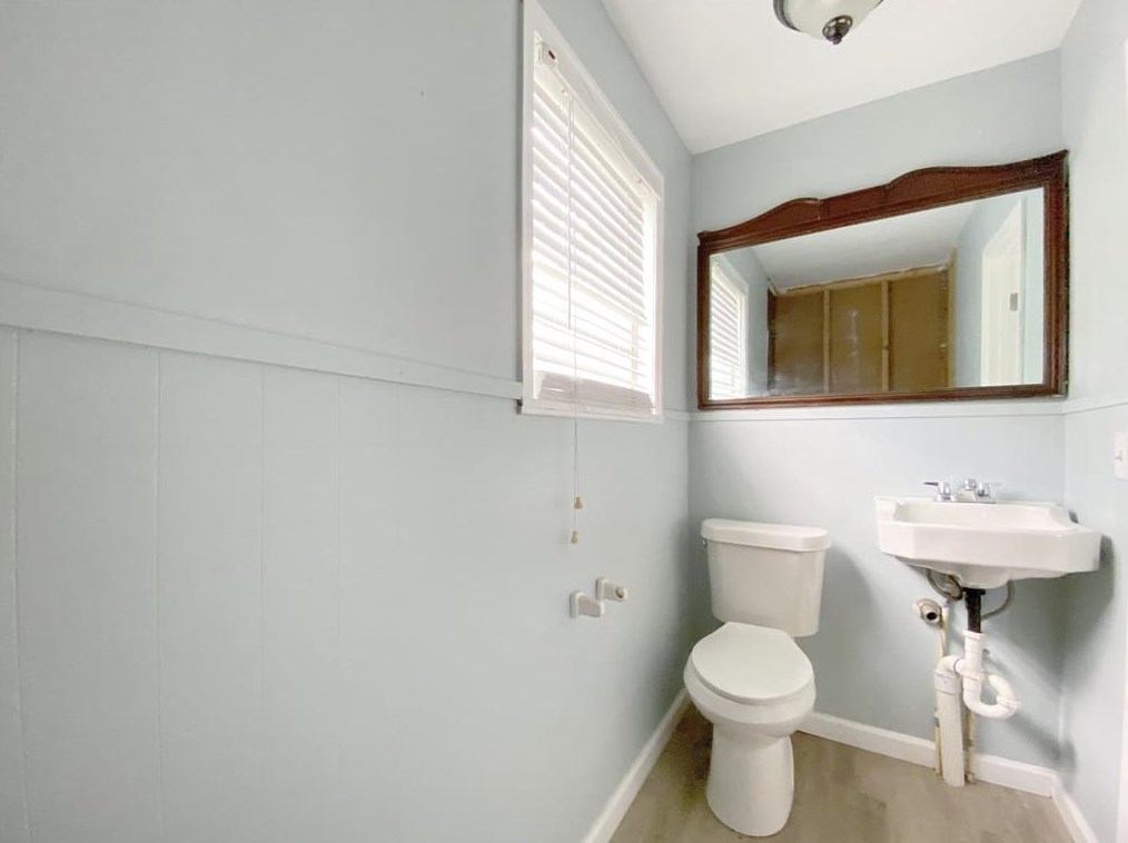 807 6 St, Jones Creek TX  77541-5317 exterior