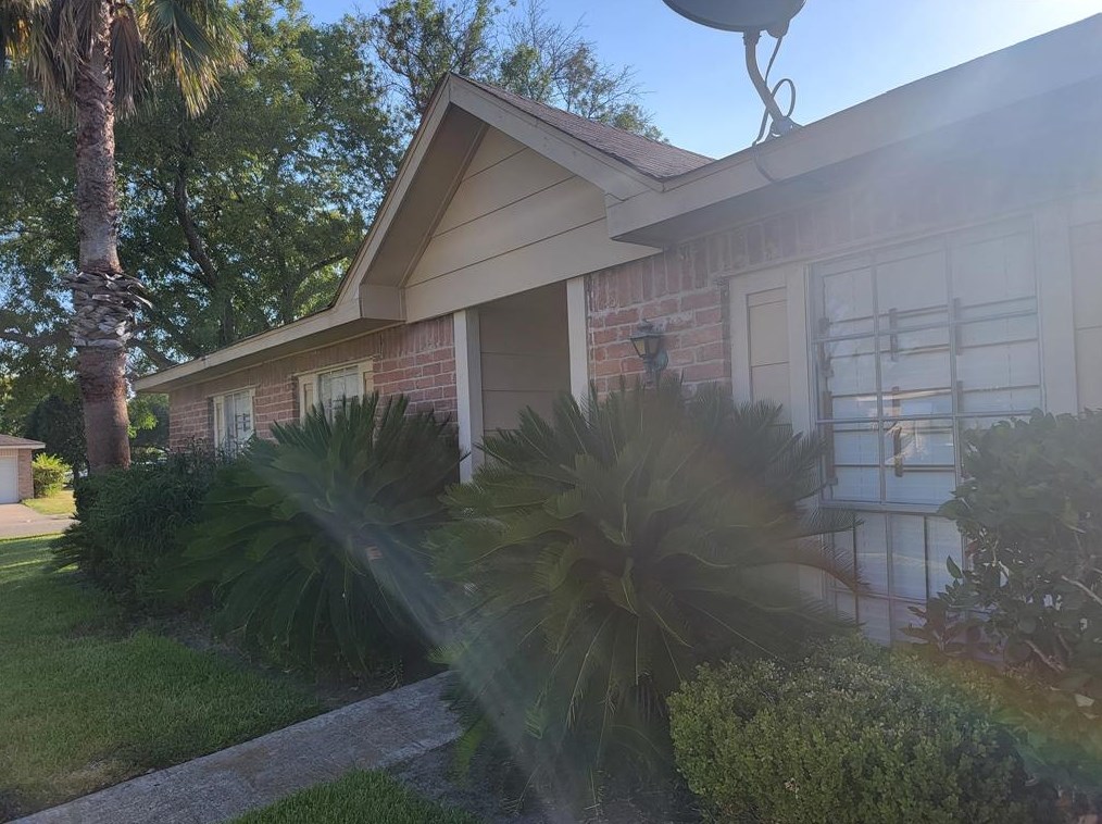 12801 High Star Dr, Houston, TX 77072-1055