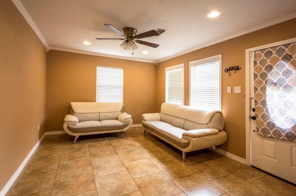 519 Guyer St, Sugar Land, TX 77498