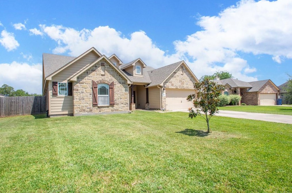 414 Countryside Dr, West Columbia, TX 77486