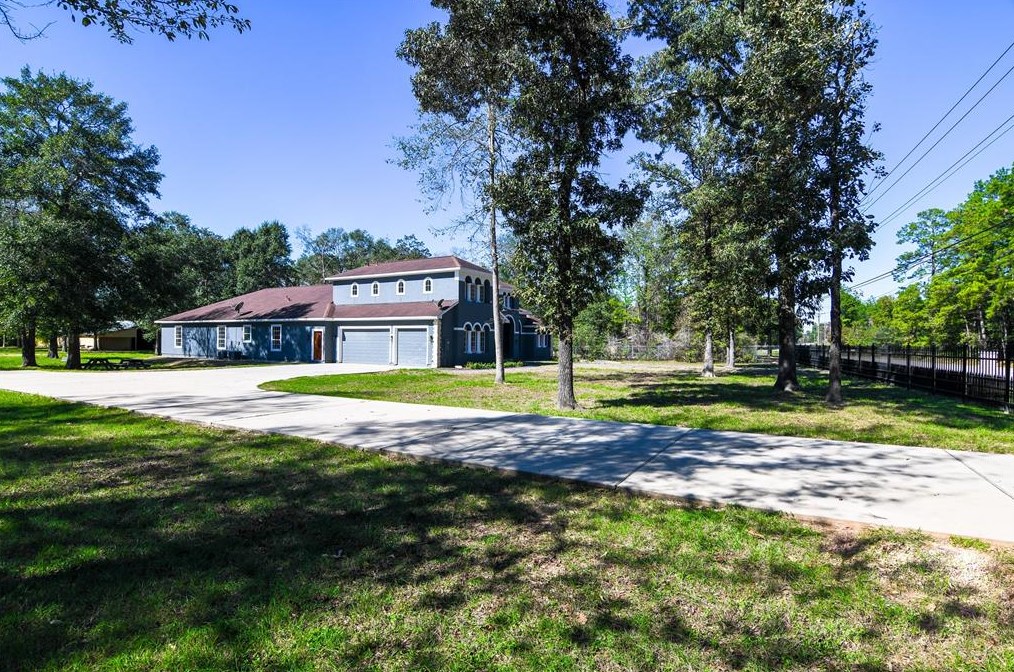 12446 Willis Waukegan Rd, Conroe, TX 77303