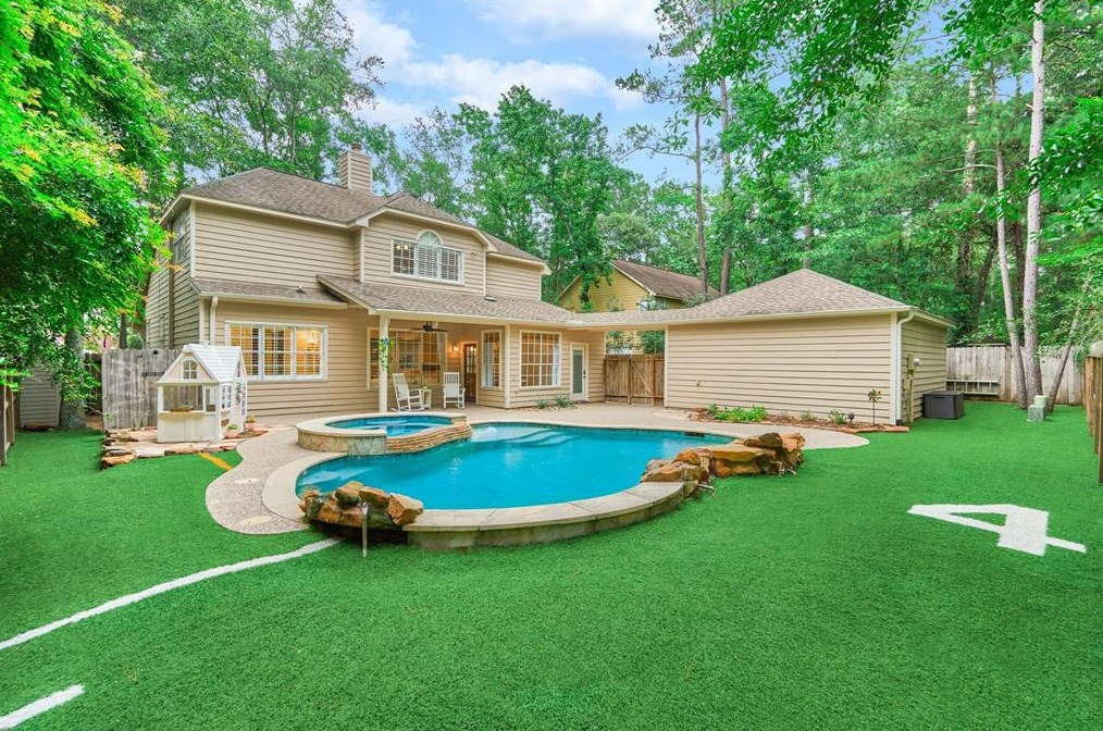 39 Sky Terrace Pl, Spring TX  77381-3186 exterior
