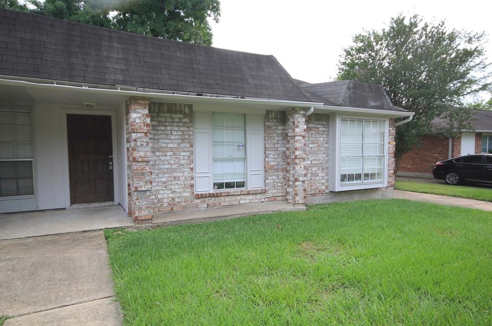 19531 Hollowlog Dr, Katy, TX 77449