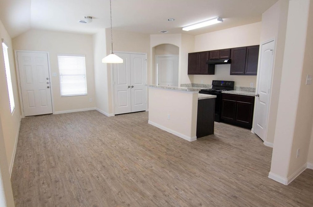 5434 Latta Plantation Dr, Katy TX  77449 exterior