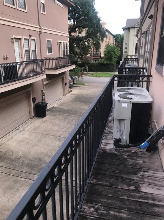 2430 Dorrington St, Houston TX  77030-1936 exterior