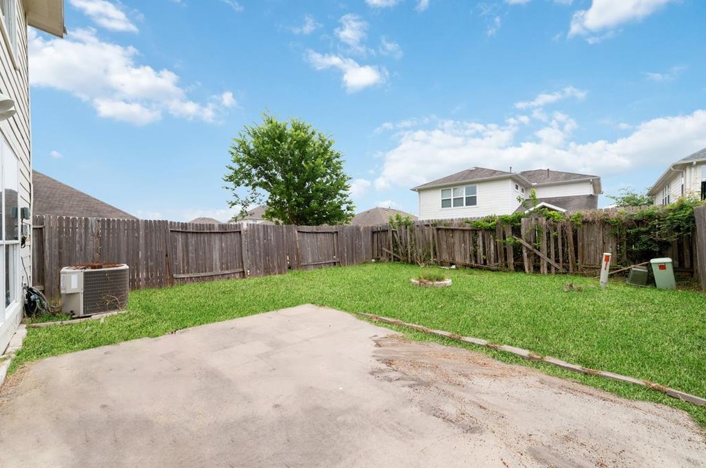 14119 Maximos Dr, Houston TX  77083-8058 exterior