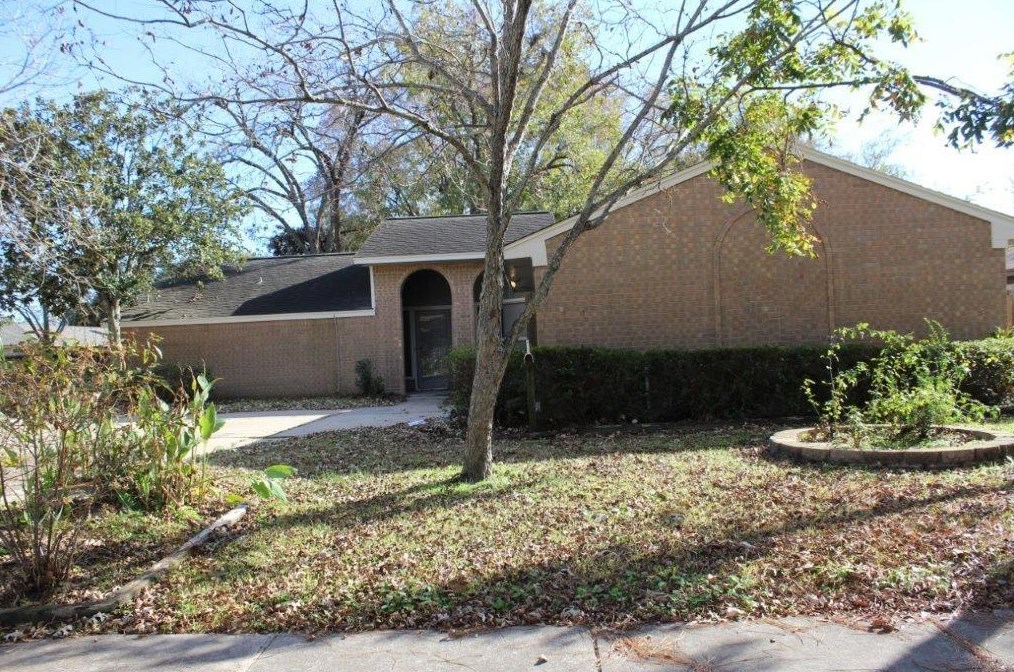 3201 Ripple Creek Cir, Baytown, TX 77521