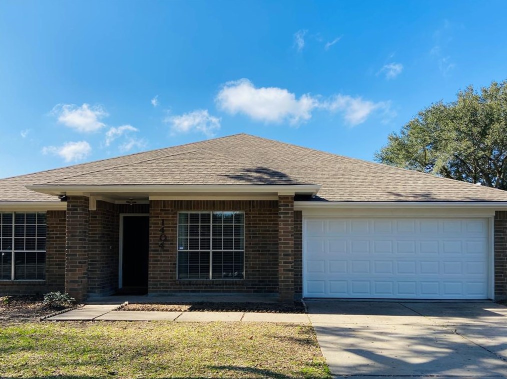 1404 Helmsley Dr, Richmond, TX 77471