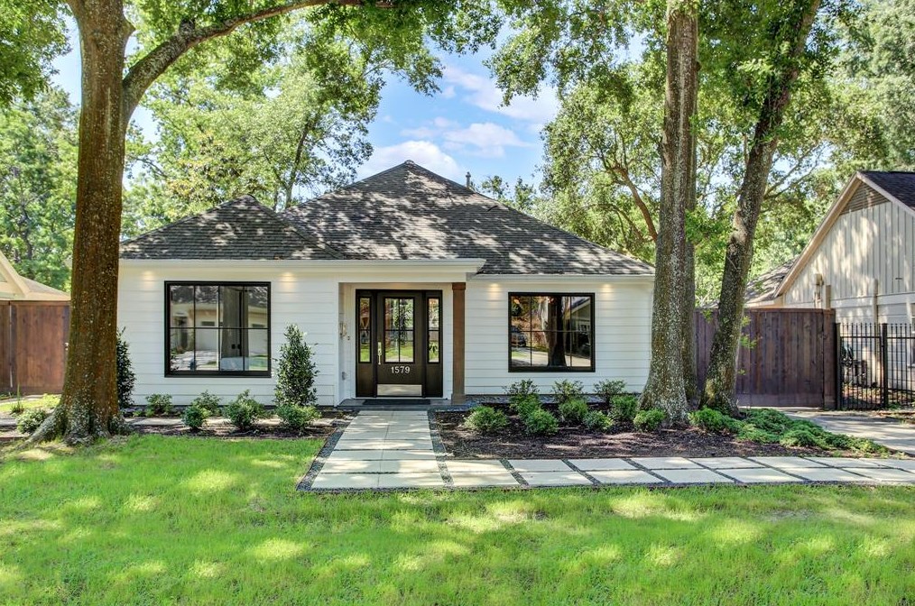 1579 Sue Barnett Dr, Houston, TX 77018