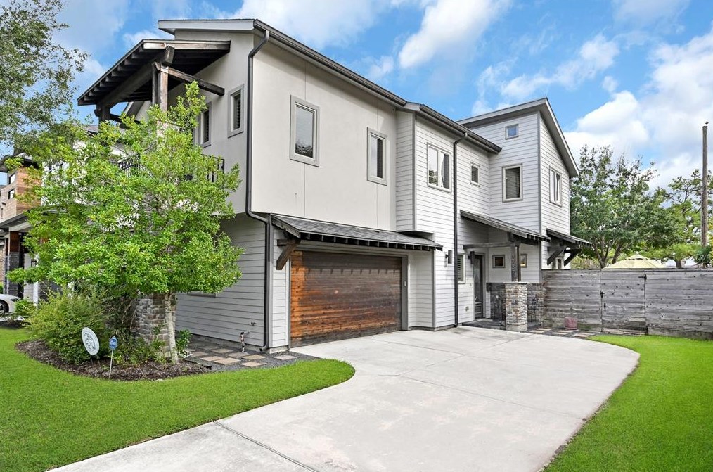1737 Du Barry Ln, Houston, TX 77018-5848