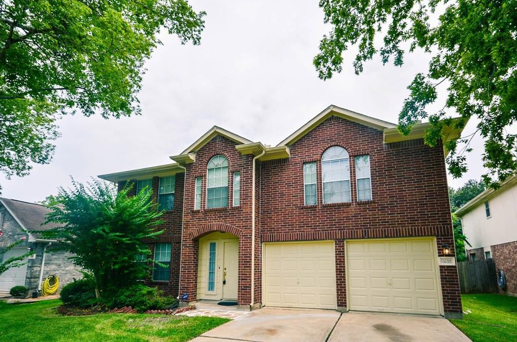 3210 Shady Ridge Trl, Sugar Land, TX 77498
