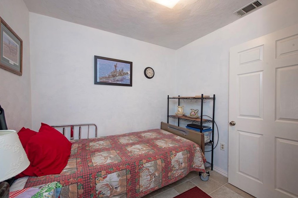 4007 Prairie St, La Marque, TX 77568-3117