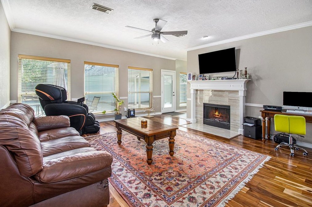 13830 Rosebranch Ct, Houston, TX 77059-3540