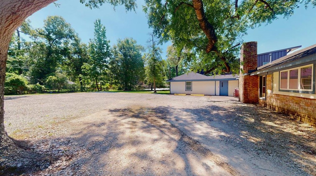 25326 Oakhurst Dr, Spring TX  77386-1425 exterior