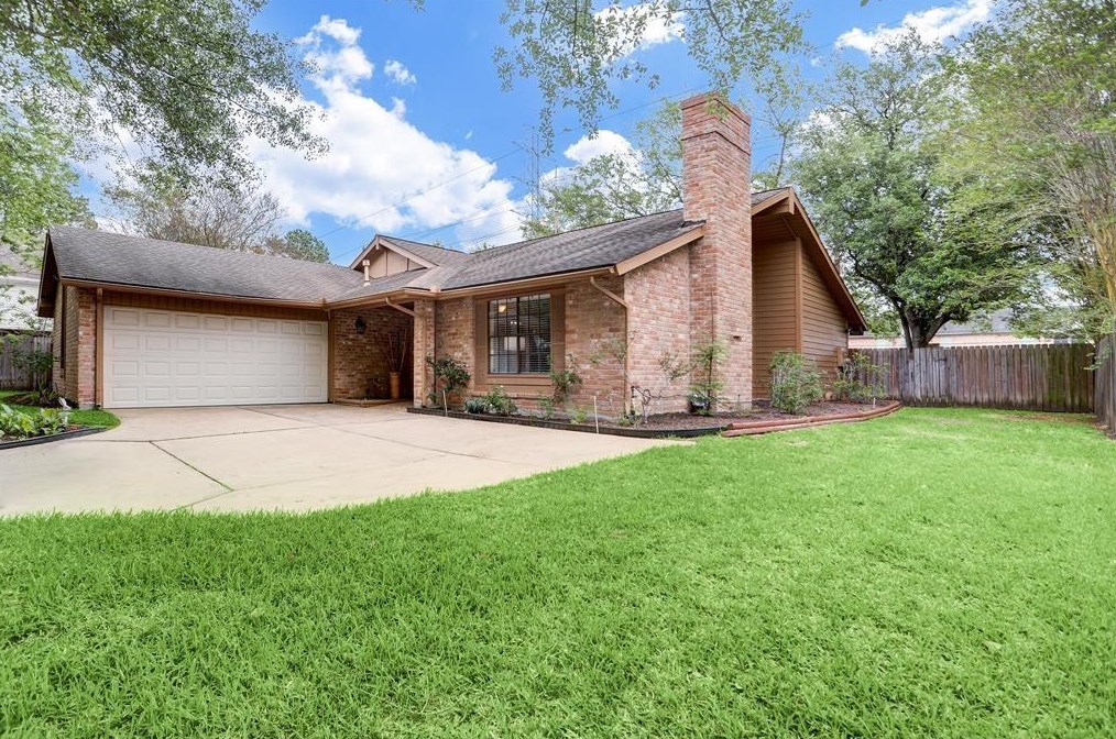 13003 Waldemere Dr, Houston TX  77077-5514 exterior