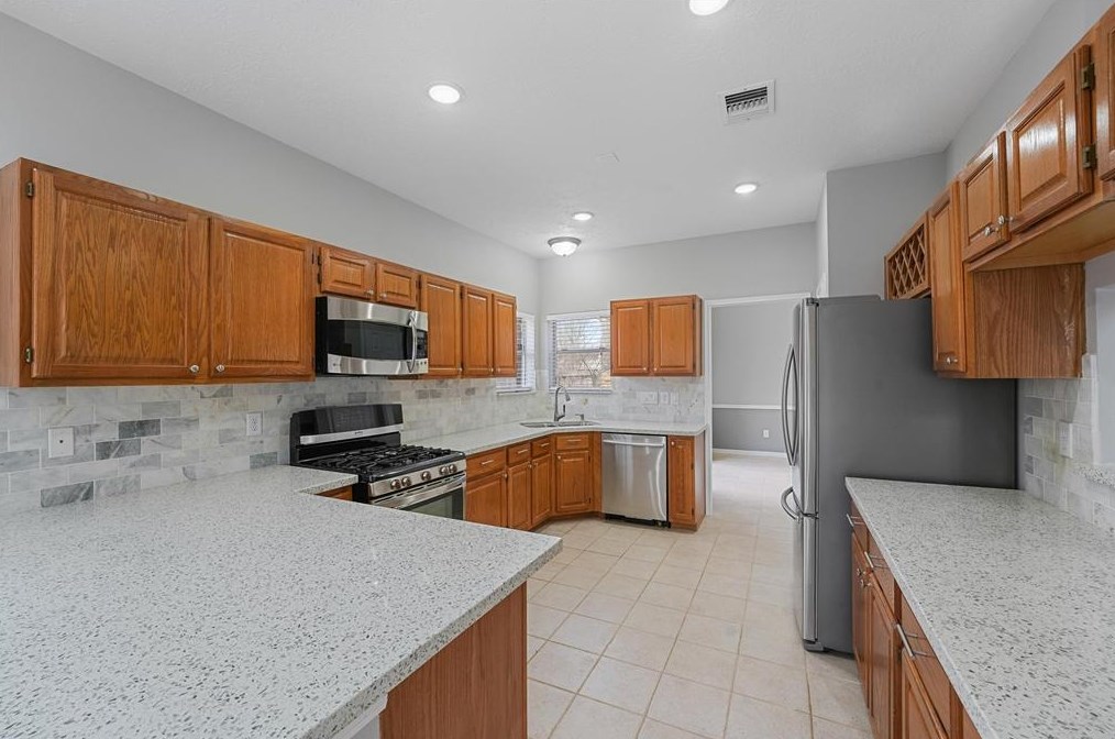 16302 Elmwood Point Ln, Sugar Land TX  77498-7113 exterior