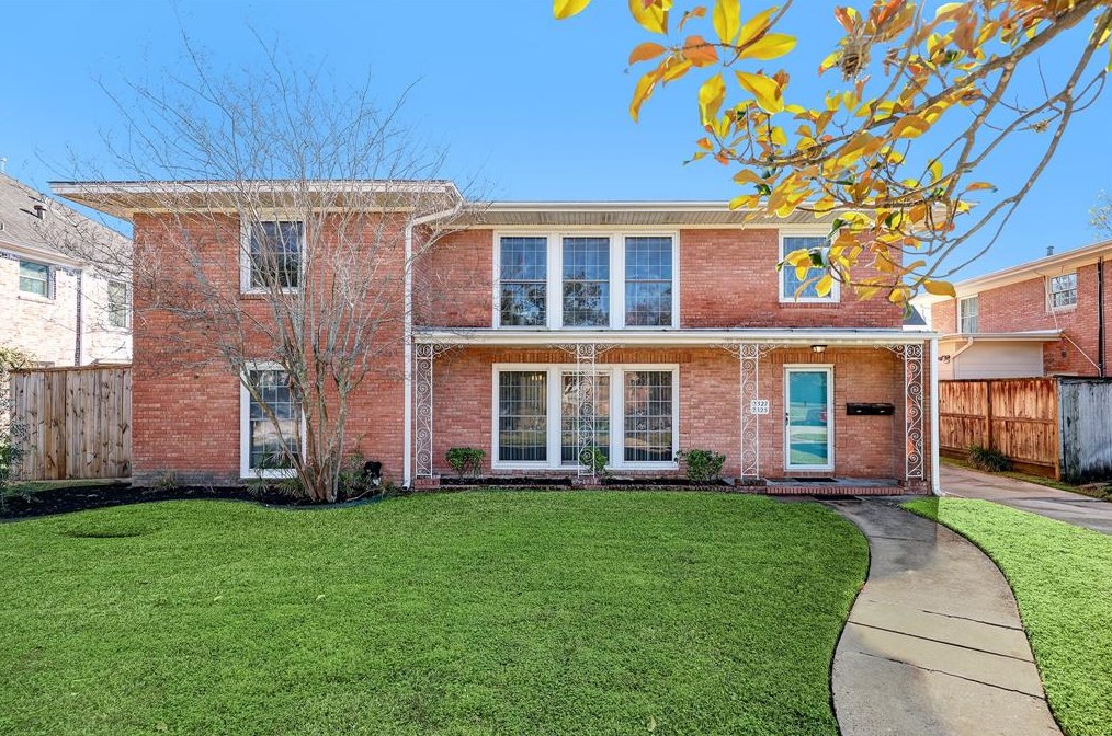 2325 Swift Blvd, Houston, TX 77030