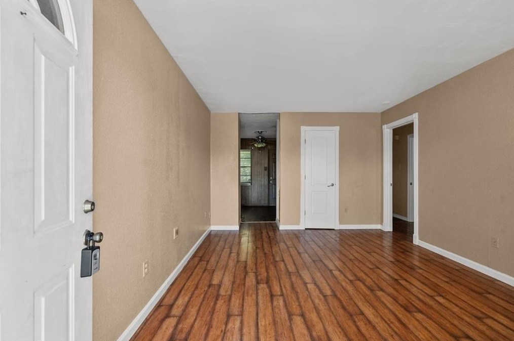2910 17th Ave N, Texas City, TX 77590