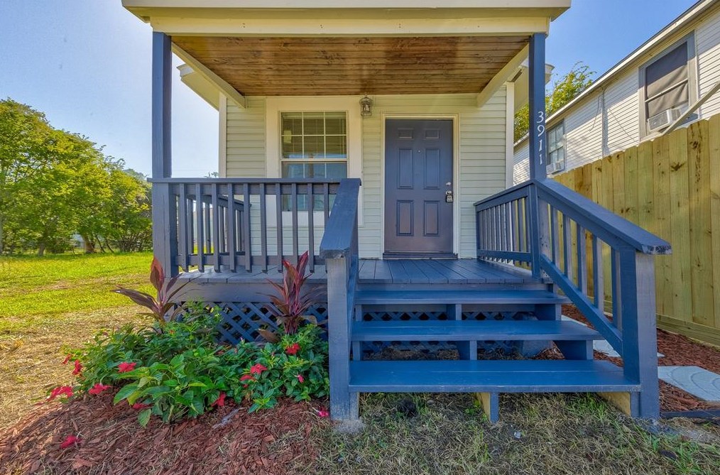 3911 Winnie St, Galveston, TX 77550