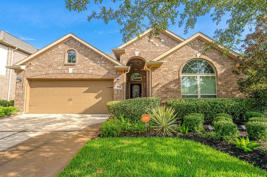 17502 Woodfalls Ln, Richmond, TX 77407