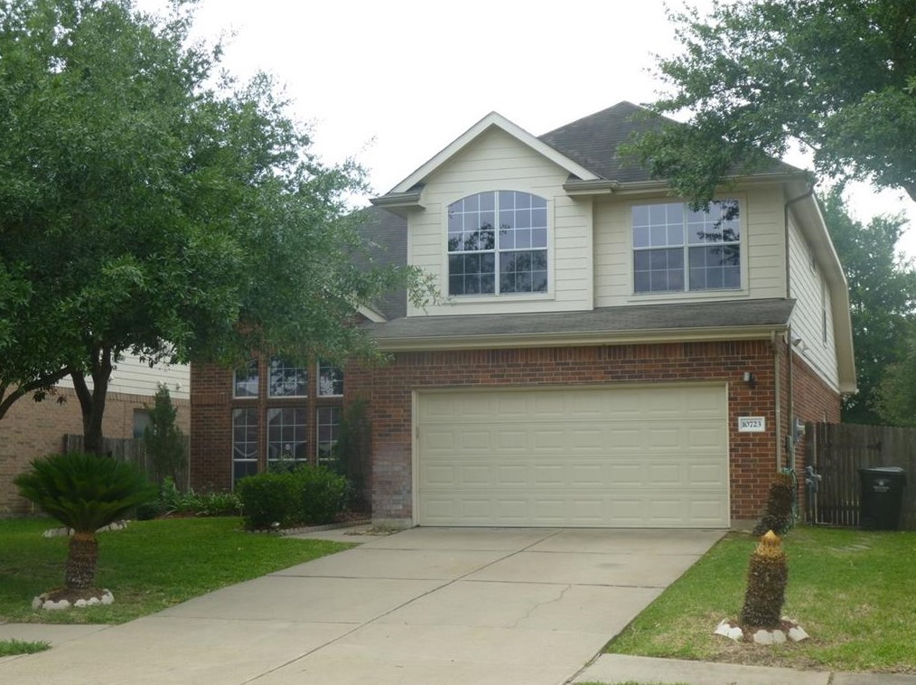 10723 White Bridge Ln, Sugar Land, TX 77498