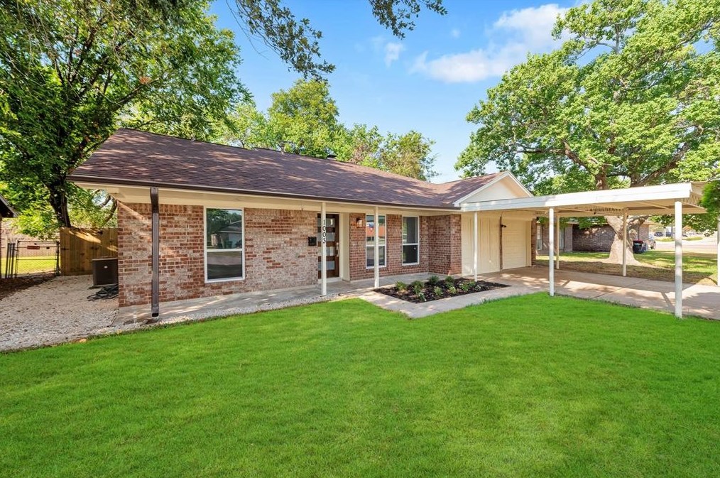 1003 Shepherd Dr, Baytown TX  77520-5830 exterior