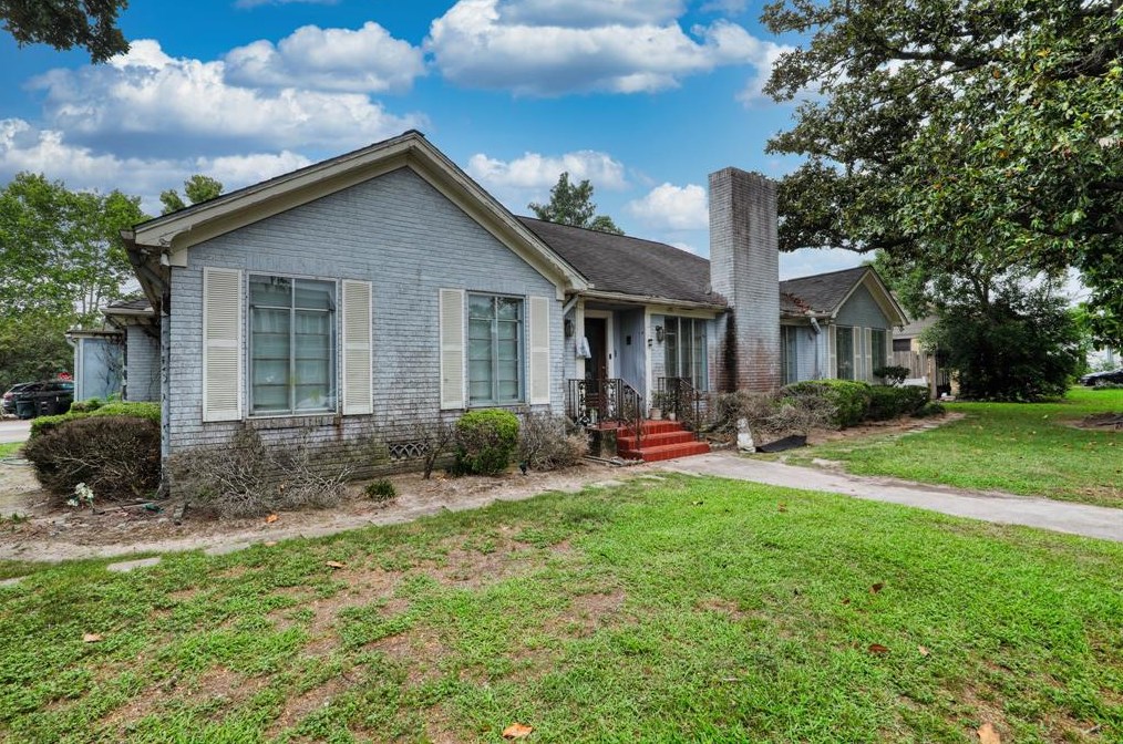 418 Eleanor St, Houston, TX 77009-1328