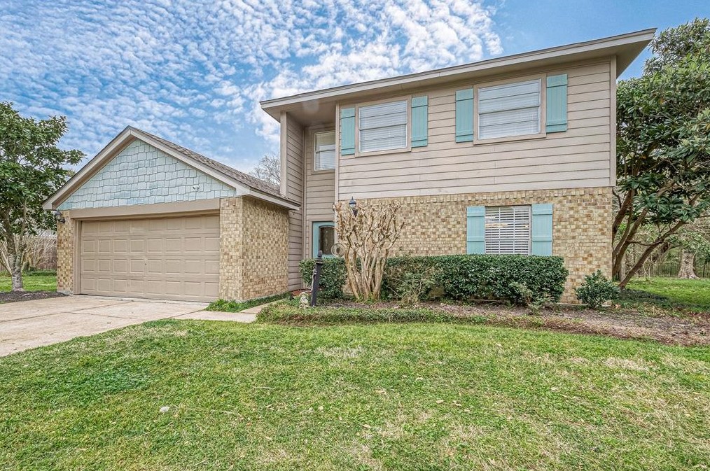 210 Old Oaks St, League City, TX 77573