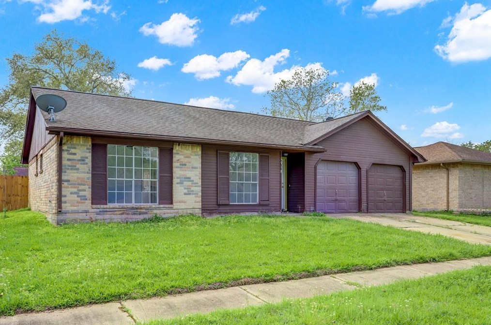 6918 Blue Ridge Dr, Richmond, TX 77469