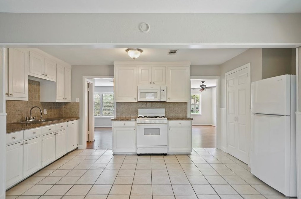 1902 Ebony Ln, Houston, TX 77018