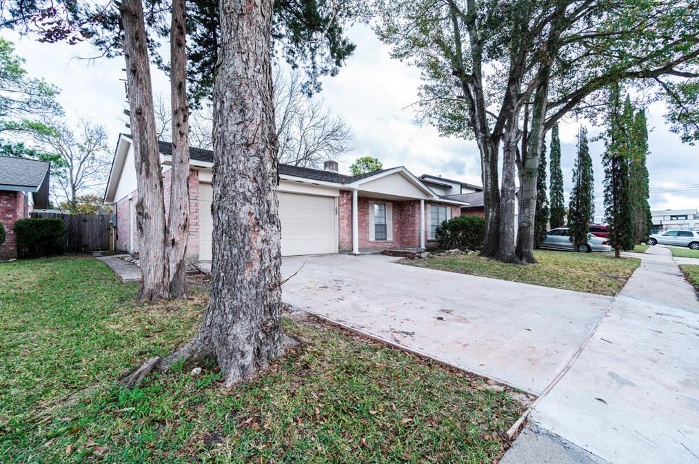 10527 Towne Square Rd, Sugar Land, TX 77498
