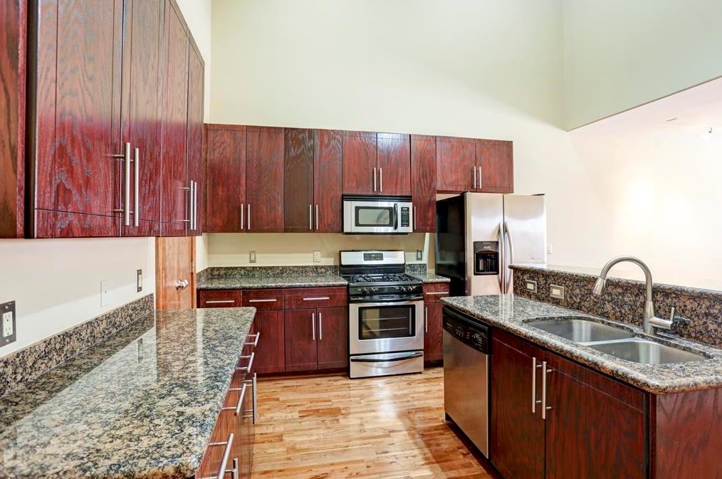 2900 Hamilton St, Houston, TX 77004-3172