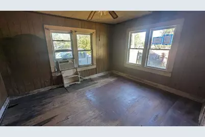 1111 Austin Street, Jacksonville, TX 75766 - Photo 2