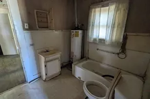 1111 Austin St, Jacksonville, TX 75766 - Photo 6