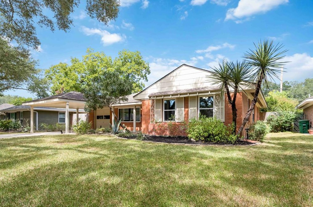 4710 Benning Dr, Houston, TX 77035-5913