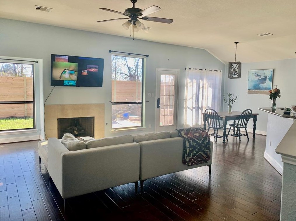 5102 Hardy St, Houston, TX 77009