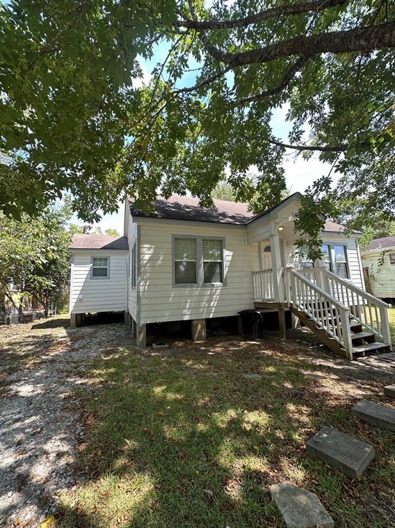 9 Cody St, Bacliff, TX 77518