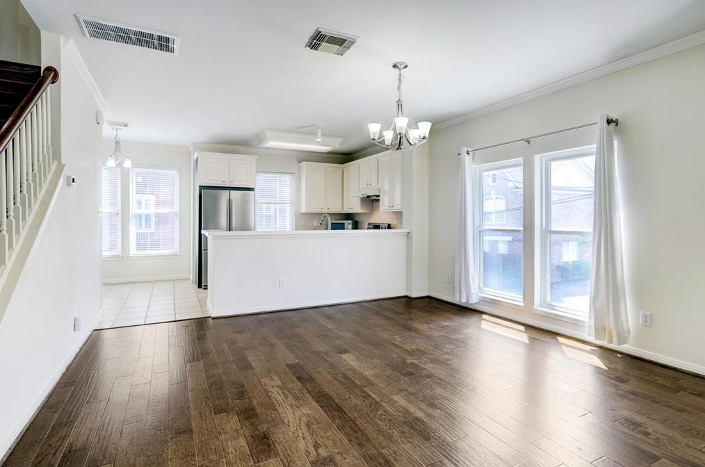 1624 Sutton St, Houston, TX 77006-1548